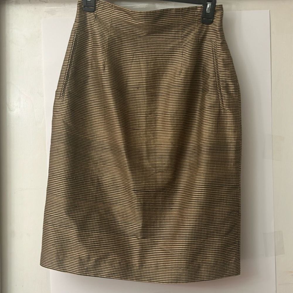 Doncaster Silks Tan and black plaid skirt